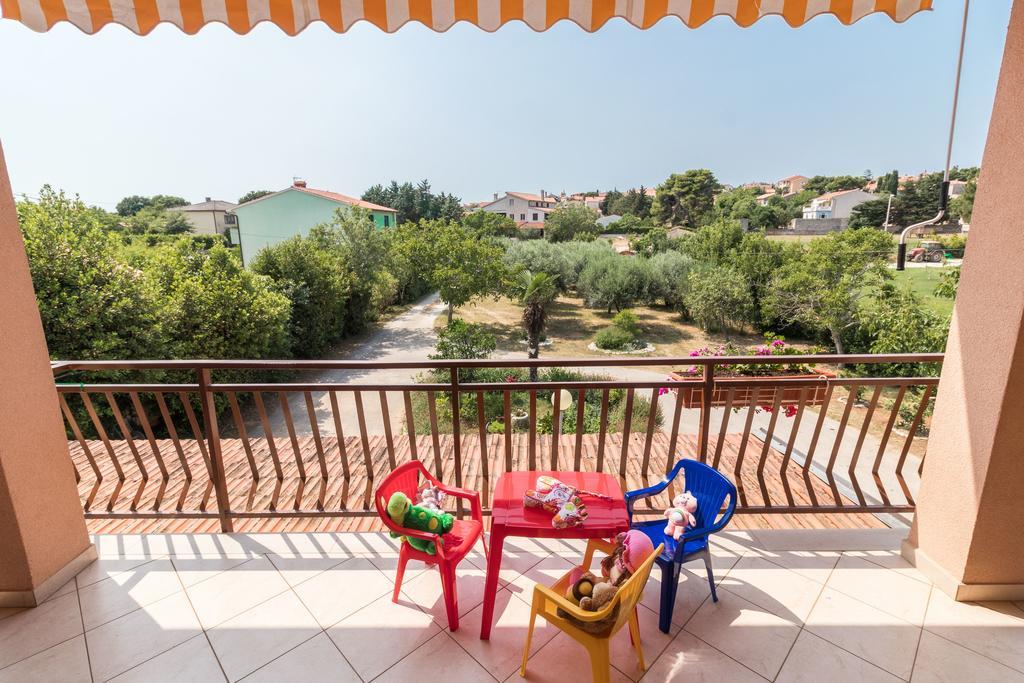 Apartment Taja Ližnjan 外观 照片