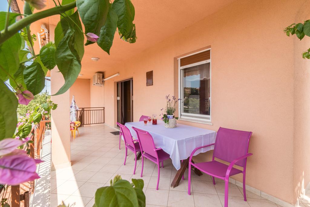 Apartment Taja Ližnjan 外观 照片