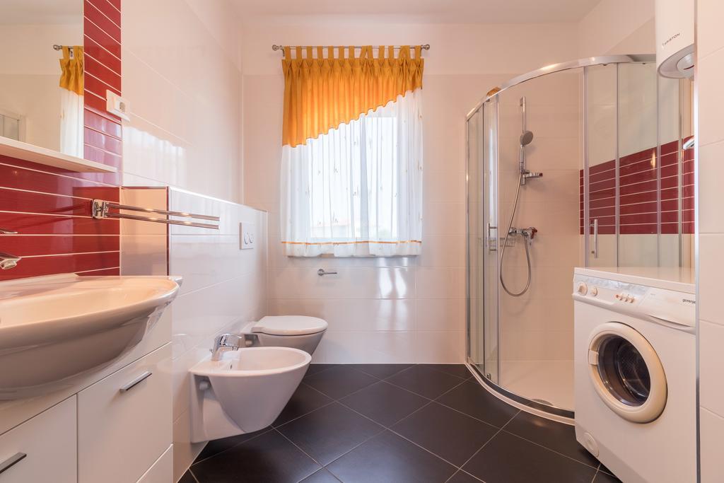Apartment Taja Ližnjan 外观 照片