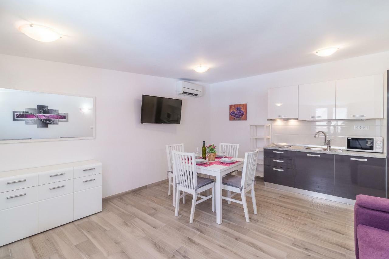 Apartment Taja Ližnjan 外观 照片